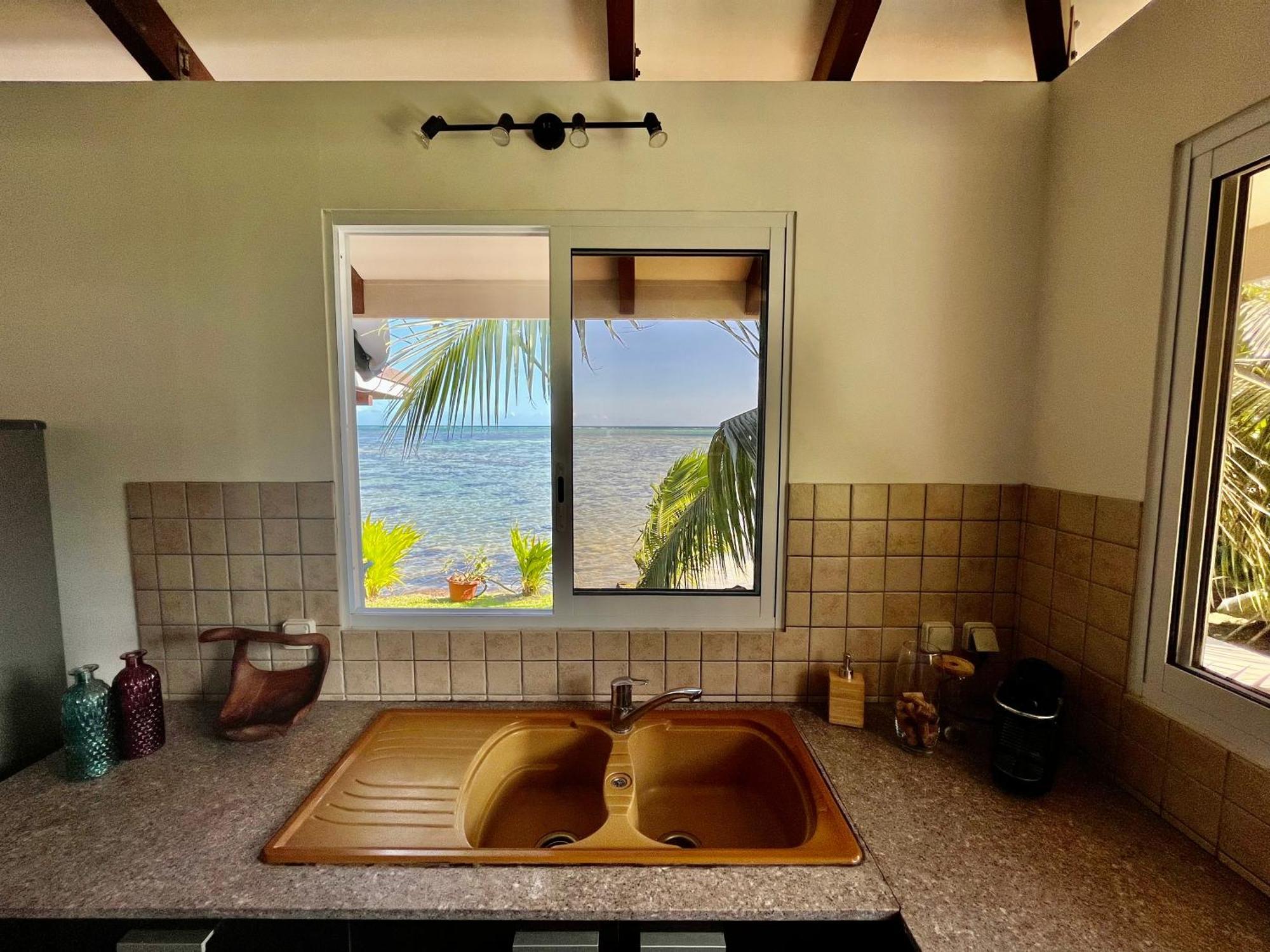 O'Coco Bungalow- Breathtaking Waterfront Views, Endless Memories Paea ภายนอก รูปภาพ
